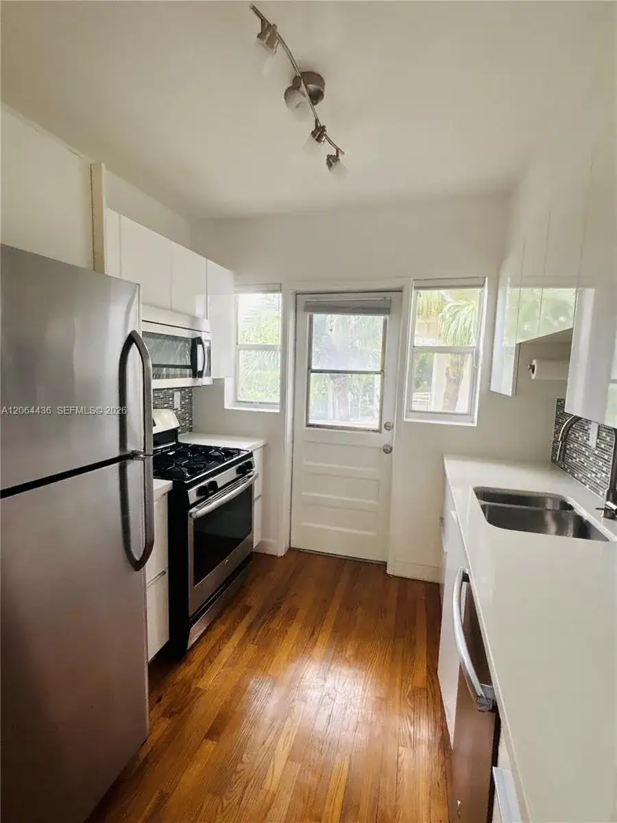 800 W 42 nd # 1B, Miami Beach FL 33140 photo 5