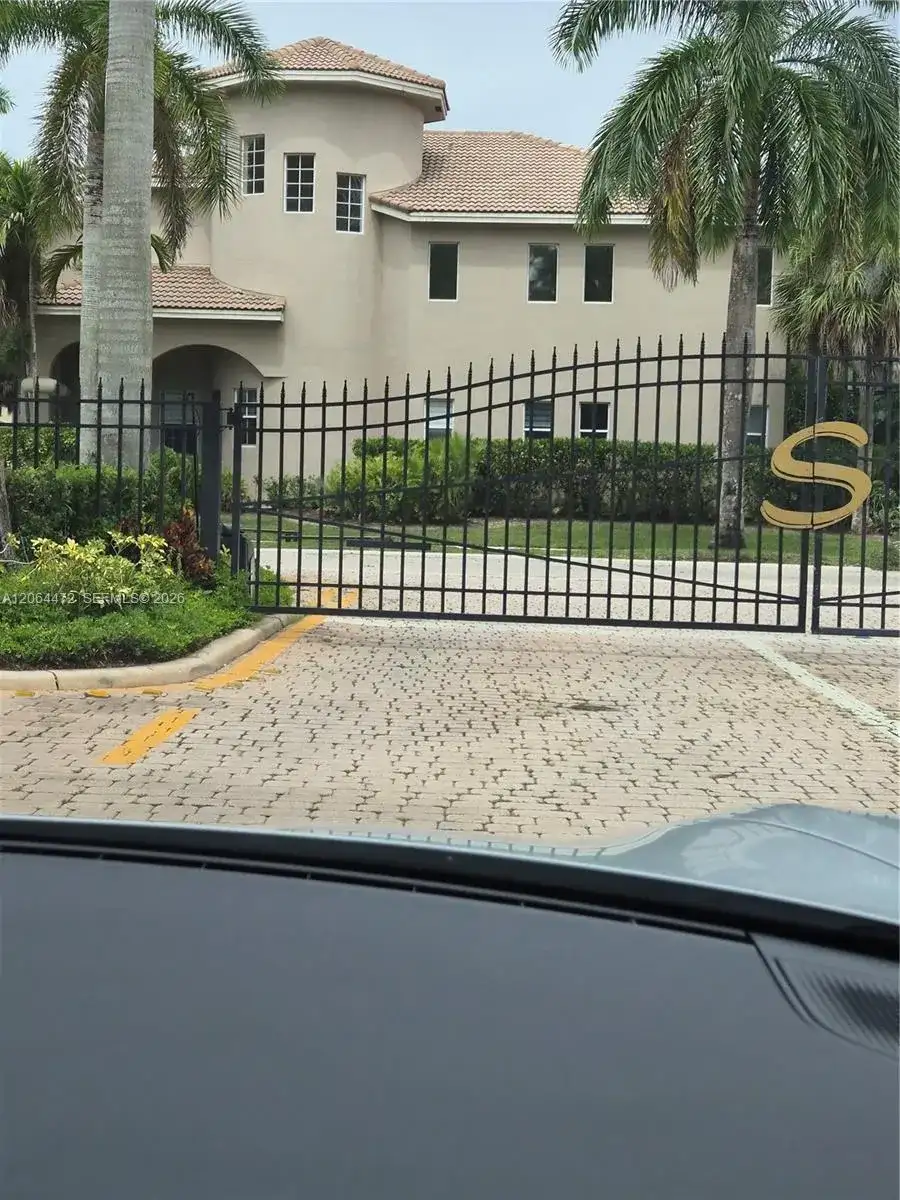 11770 NW 2nd St, Plantation FL 33325 photo 2