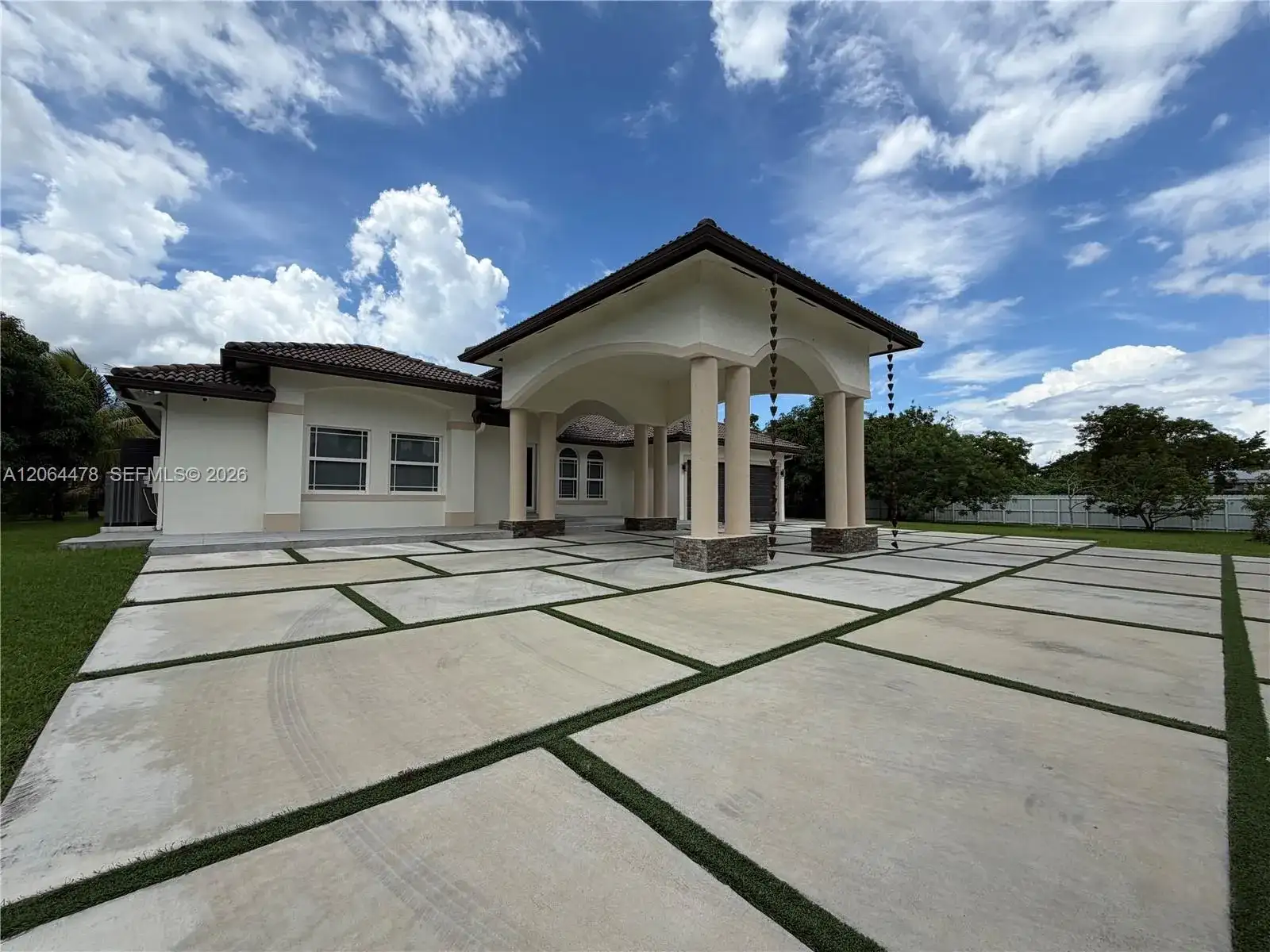 19690 SW 210th St, Miami FL 33187 photo 2