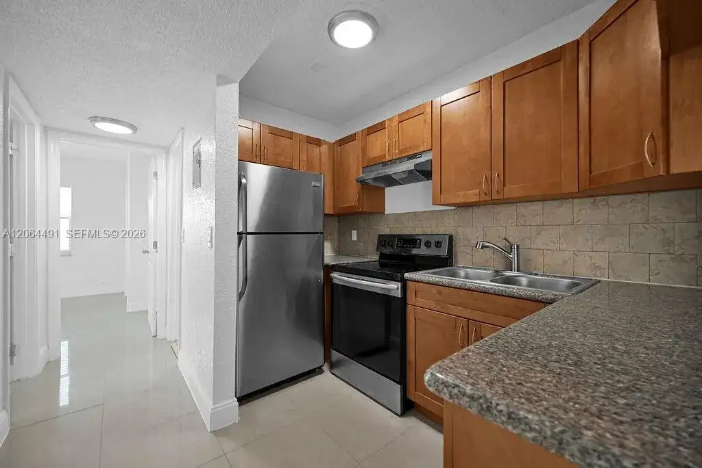 6904 SW 5th St, Margate FL 33068 photo 3