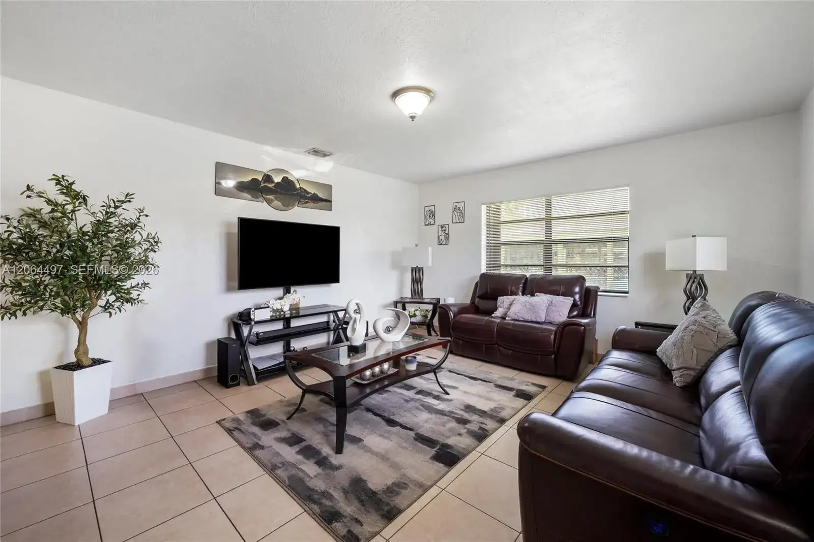 327 NW 3rd St, Florida City FL 33034 photo 3