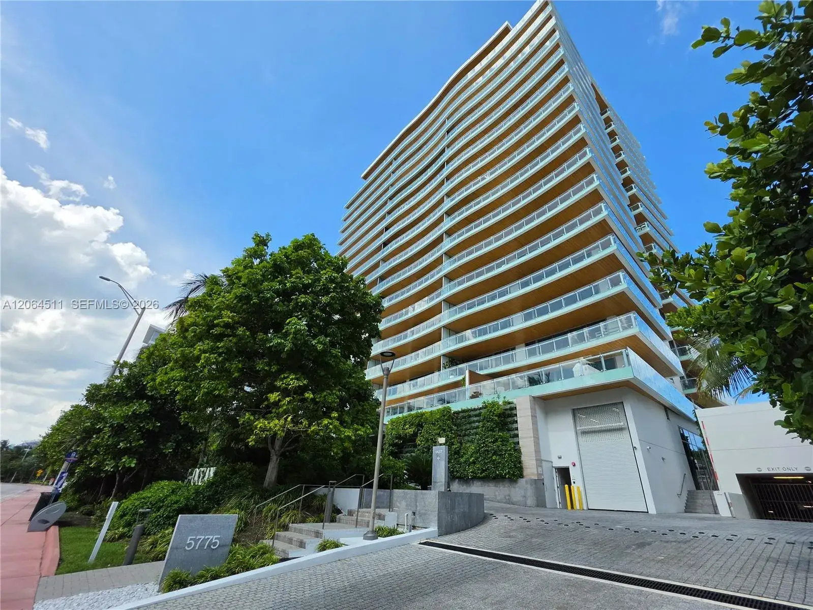 5775 Collins Ave # 405, Miami Beach FL 33140