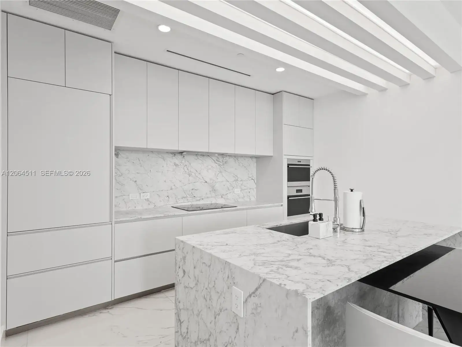 5775 Collins Ave # 405, Miami Beach FL 33140 photo 4