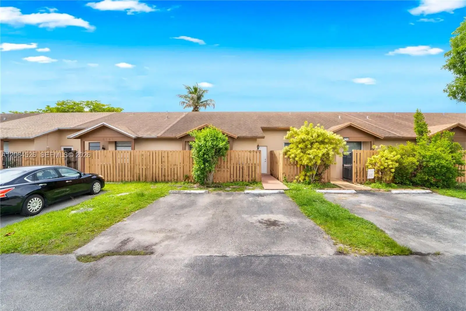 6742 NW 188th Ter # 6742, Hialeah FL 33015 photo 2