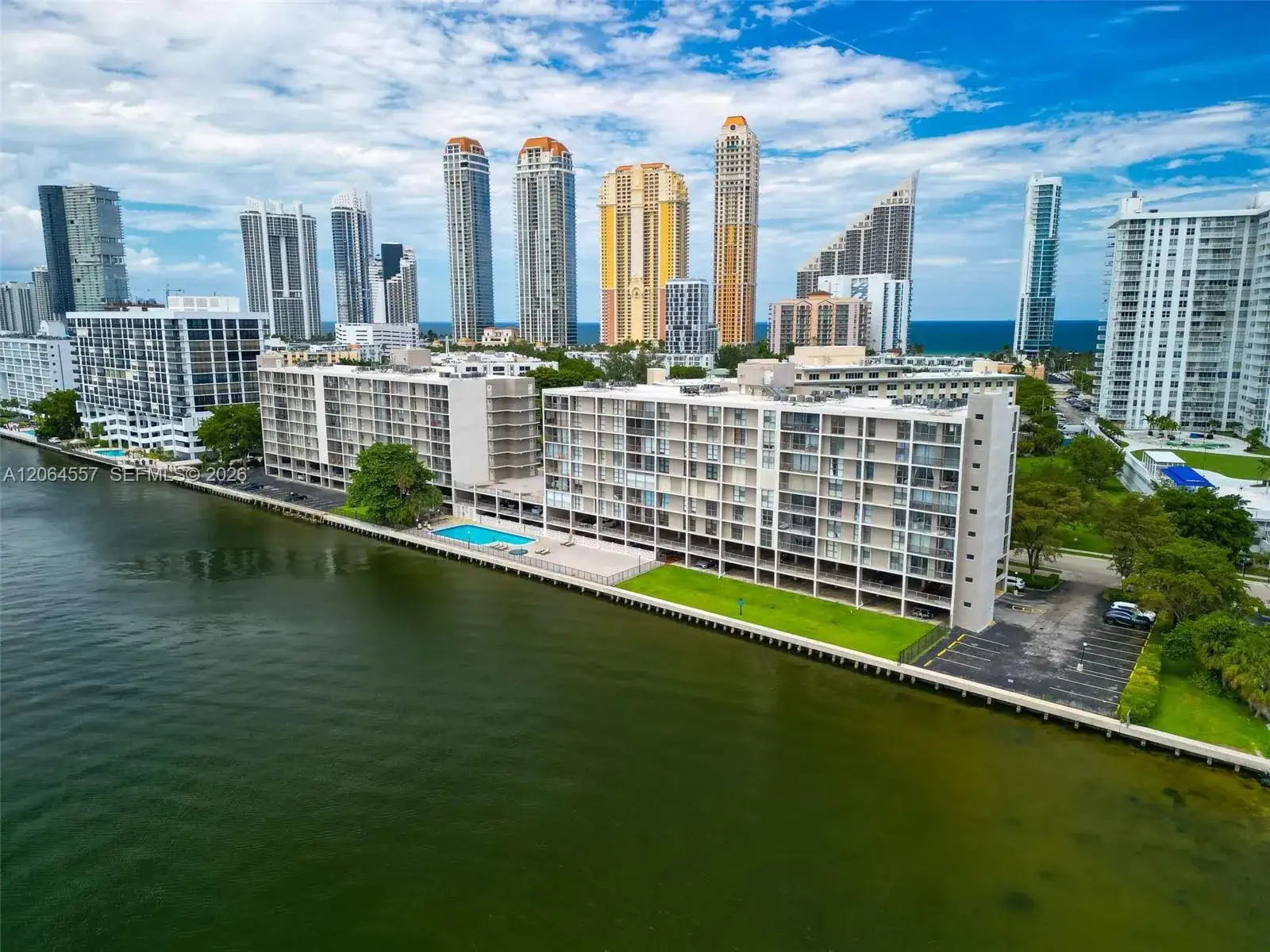 17500 N Bay Rd # S508, Sunny Isles Beach FL 33160