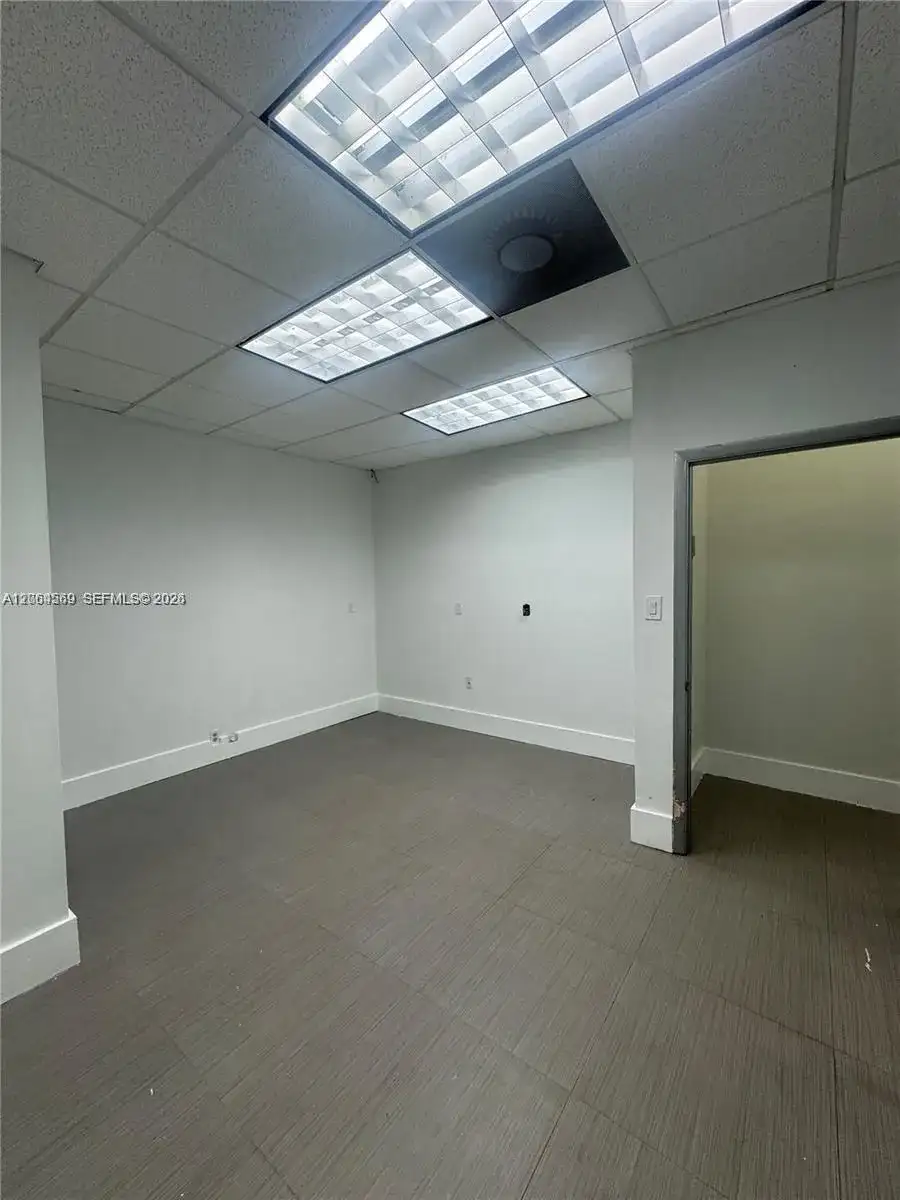 3098 Stirling Rd, Hollywood FL 33021 photo 2