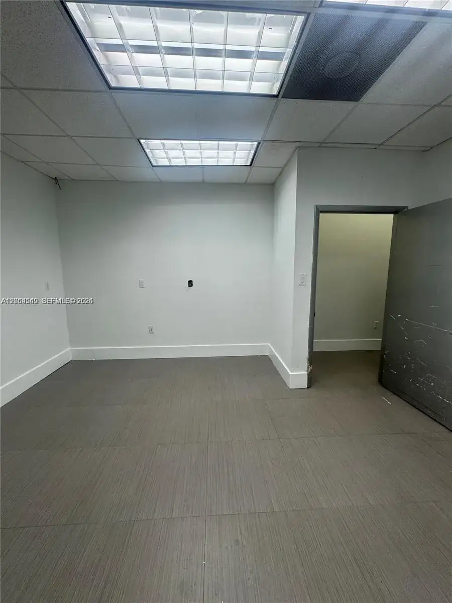 3098 Stirling Rd, Hollywood FL 33021 photo 3