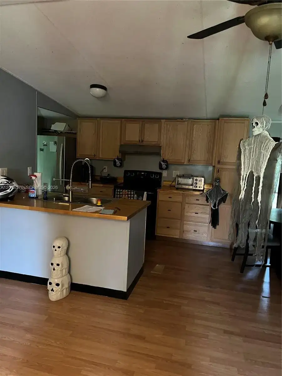 2704 SE 172nd St, Other City - In The State Of Florida FL 34491 photo 4