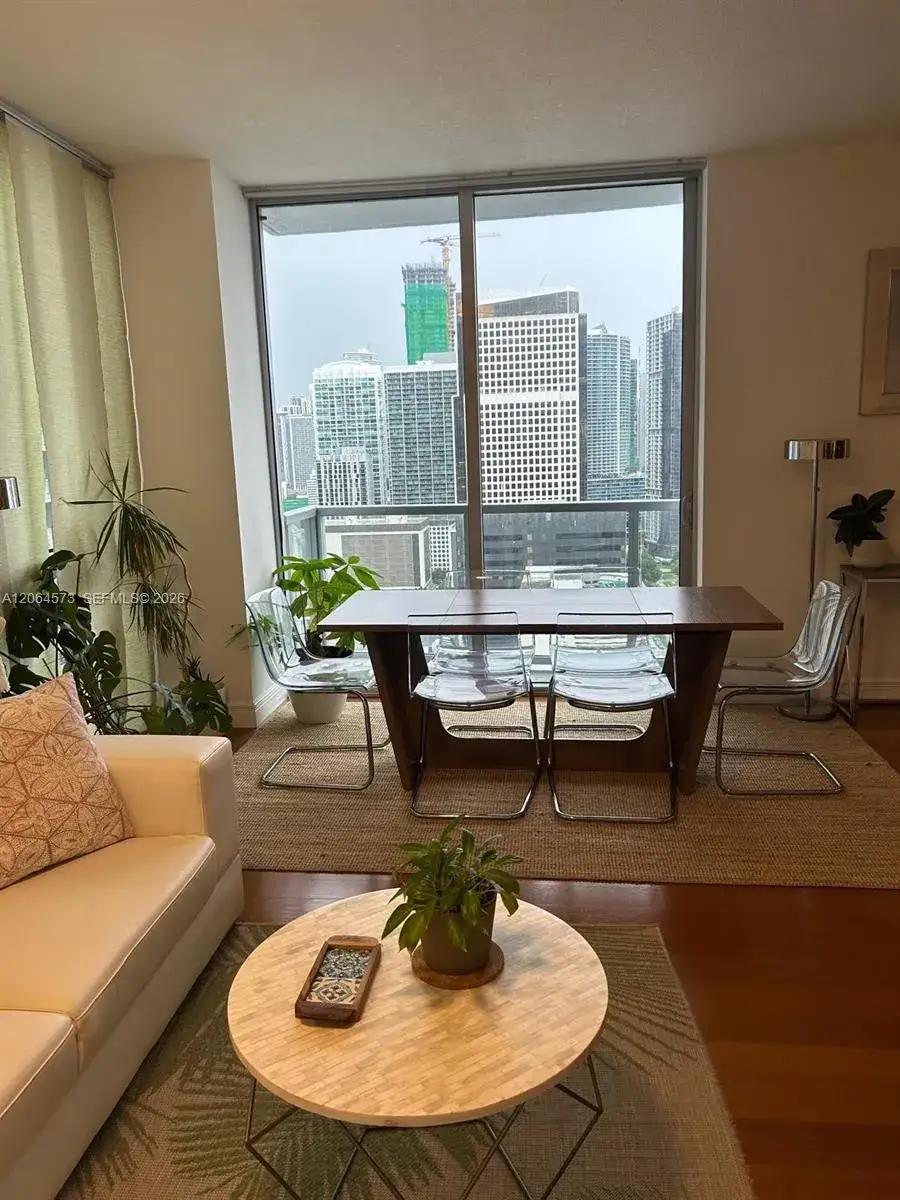1060 Brickell Ave # 2717, Miami FL 33131
