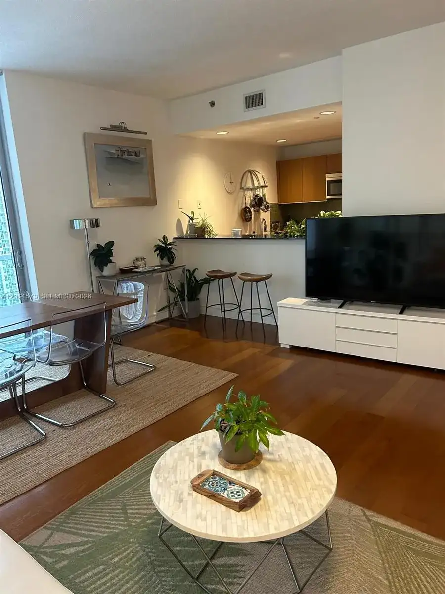 1060 Brickell Ave # 2717, Miami FL 33131 photo 3