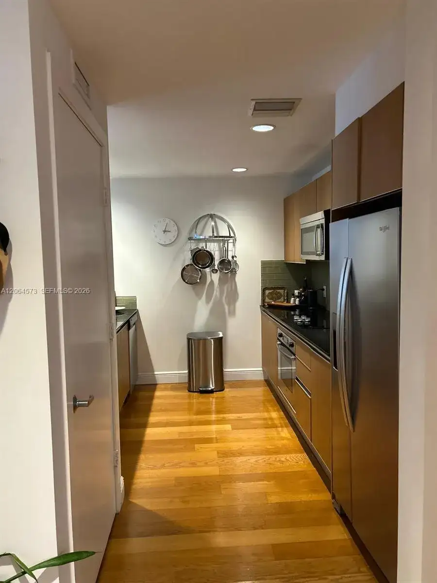 1060 Brickell Ave # 2717, Miami FL 33131 photo 5
