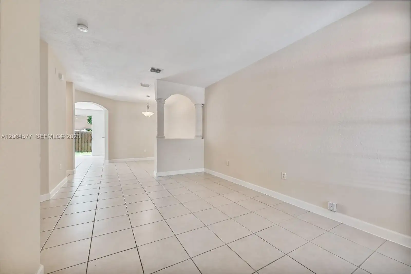 1427 SE 25th Ave, Homestead FL 33035 photo 2