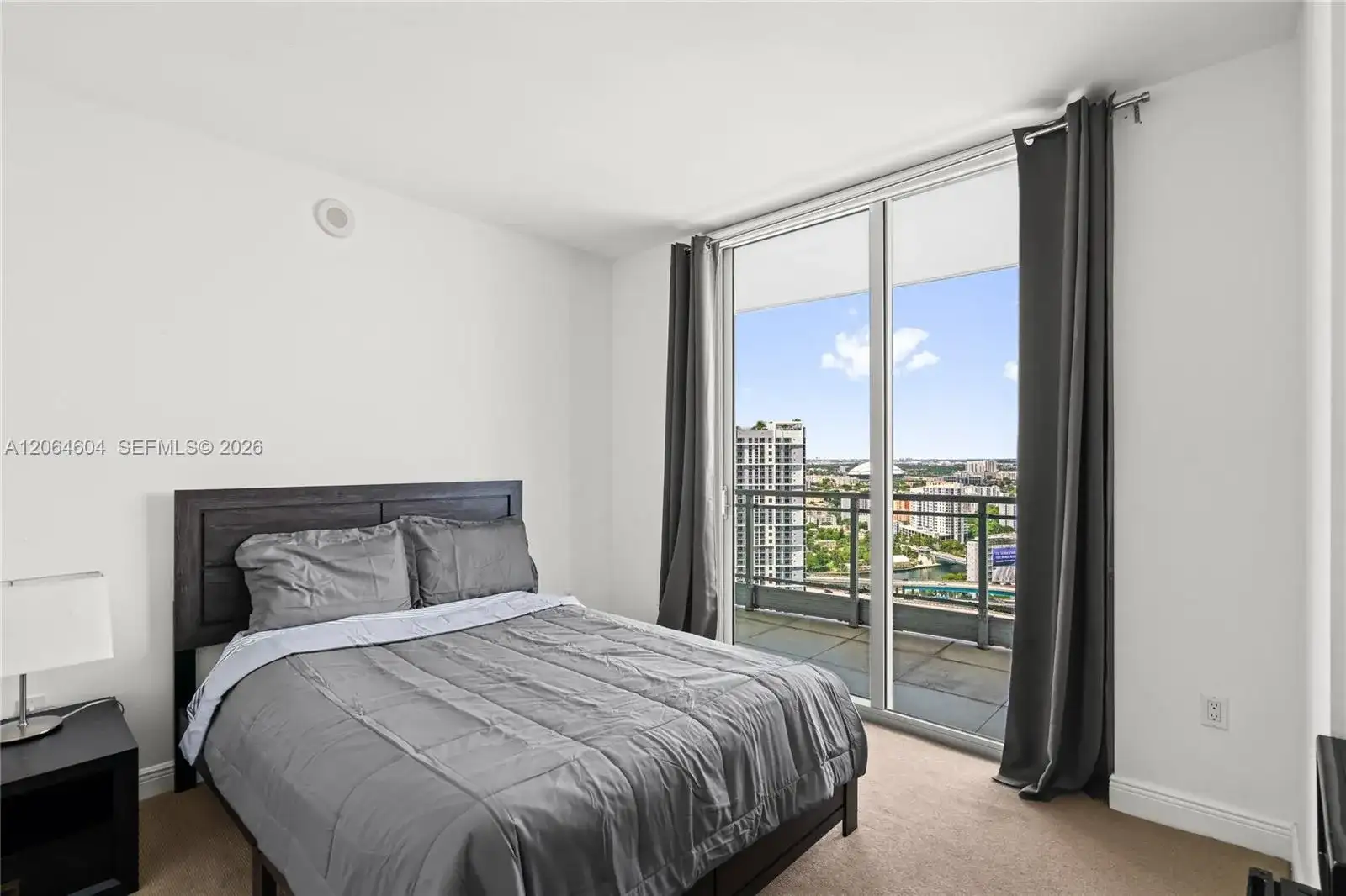 90 SW 3rd St # 3504, Miami FL 33130 photo 5