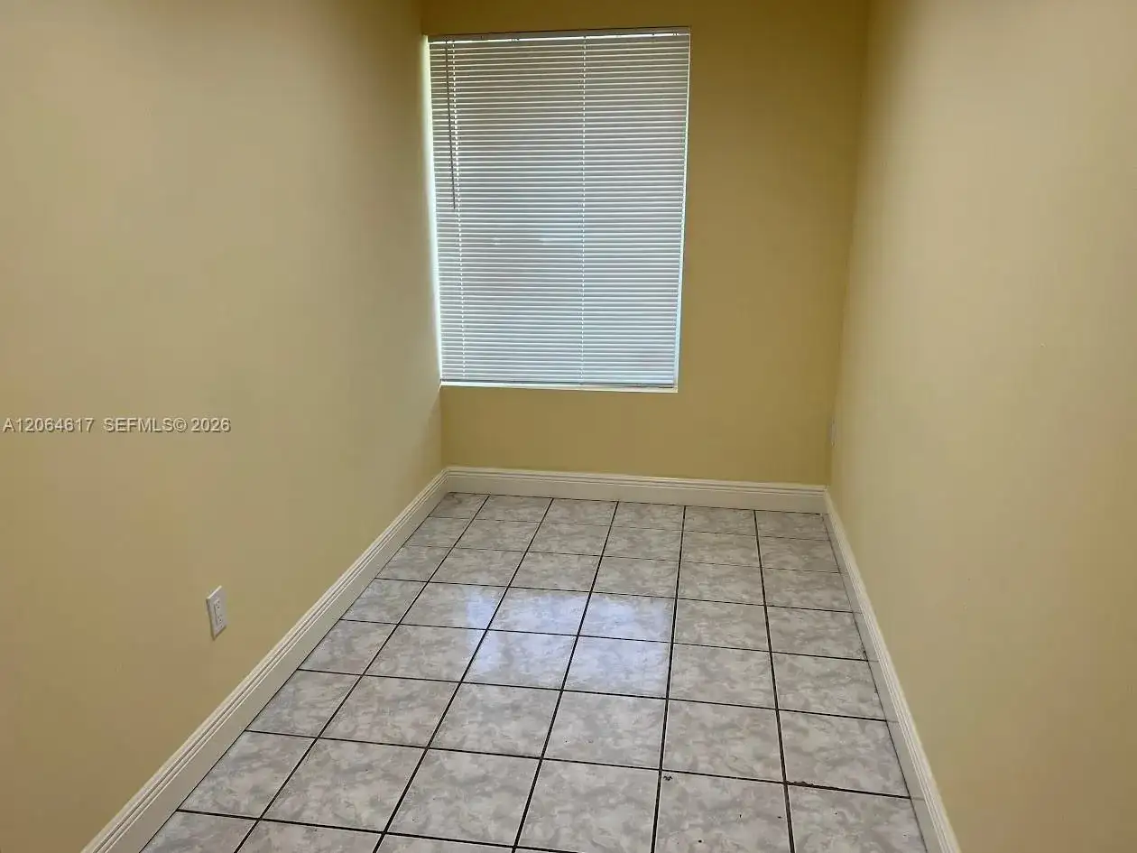 16982 NE 21st Ave # 16982, North Miami Beach FL 33162 photo 3