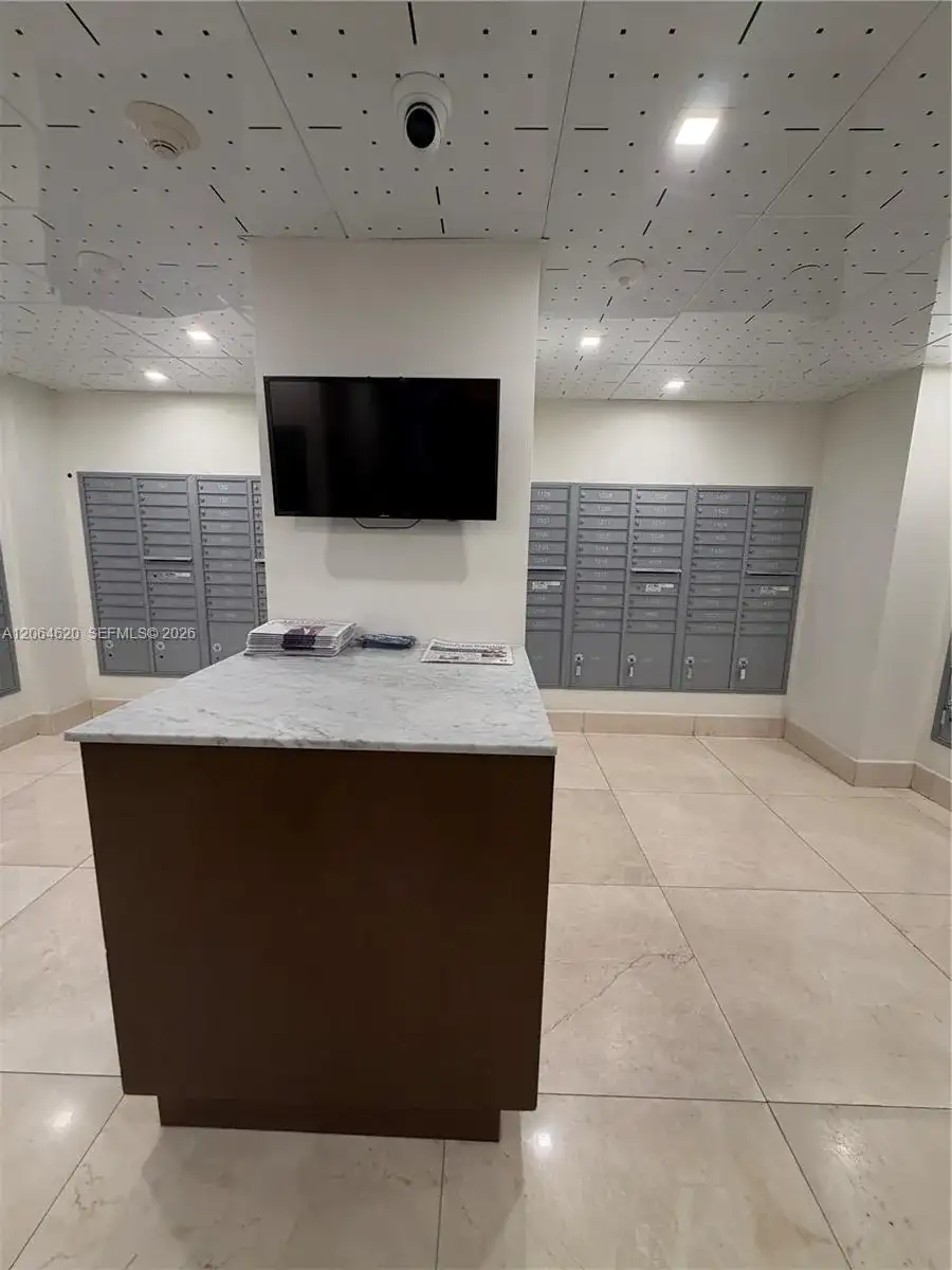 540 BRICKELL KEY DR # 617, Miami FL 33131 photo 2