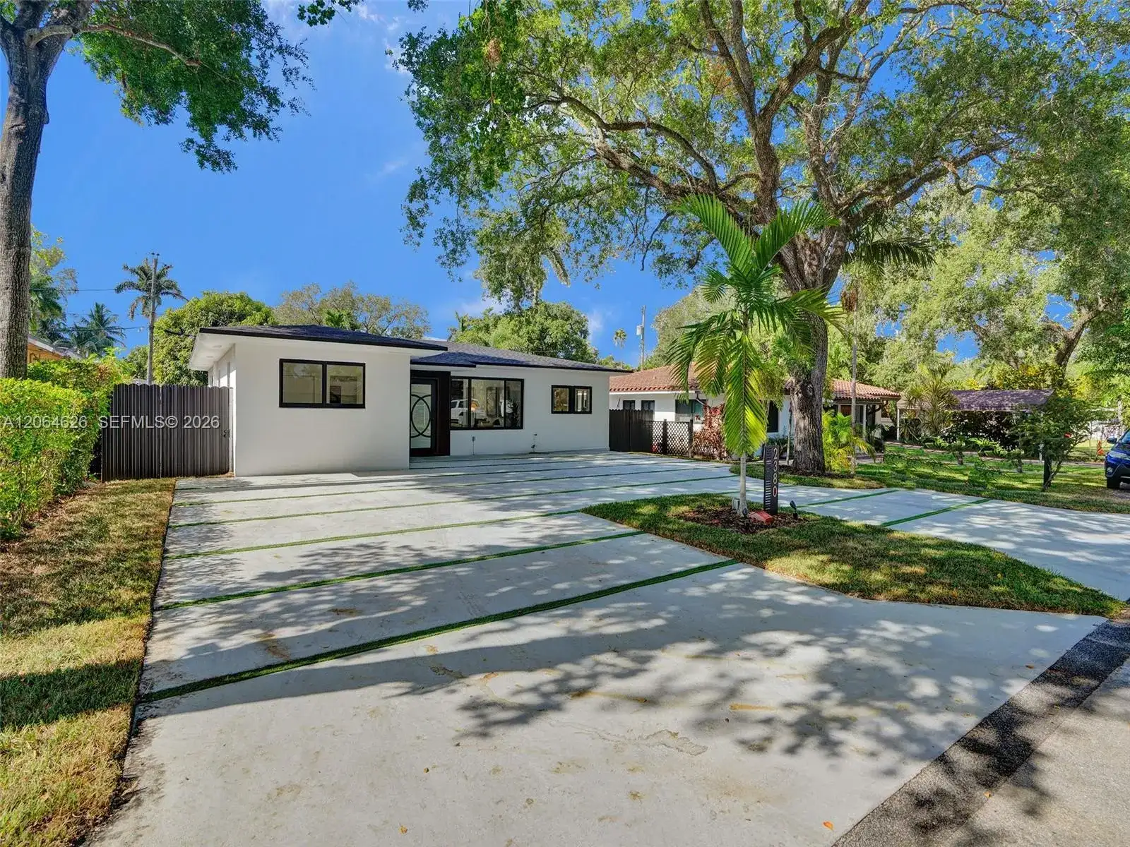 2380 NE 184th Ter, North Miami Beach FL 33160 photo 3