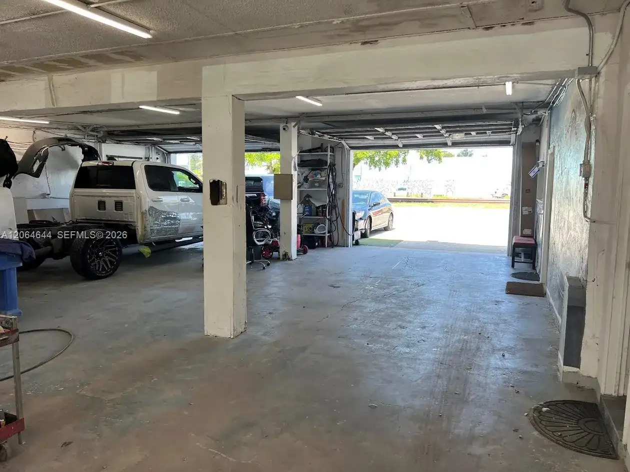 205 N Dixie Hwy, Hallandale Beach FL 33009 photo 3