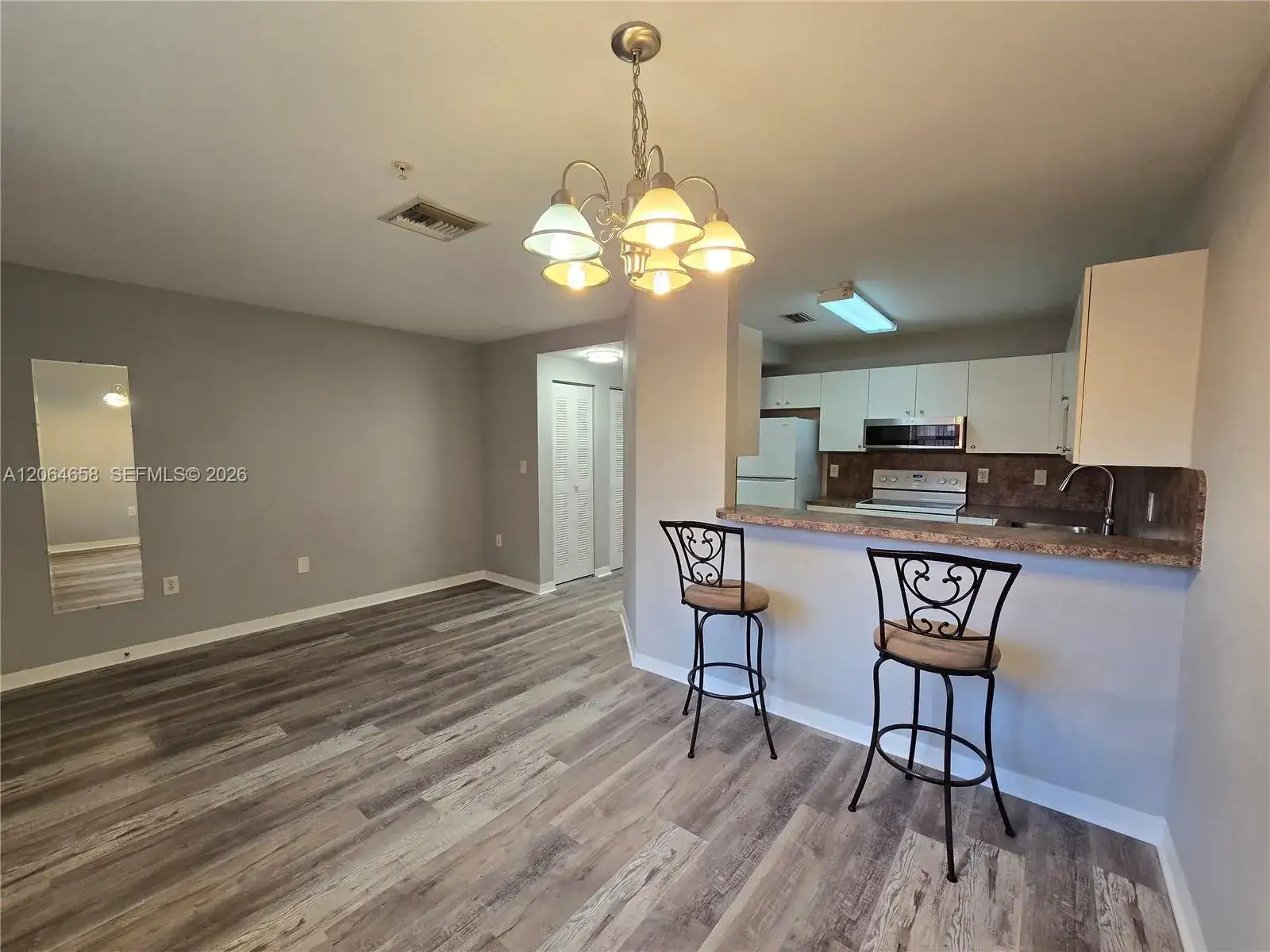 1627 NW 18th St # 403, Miami FL 33125 photo 4