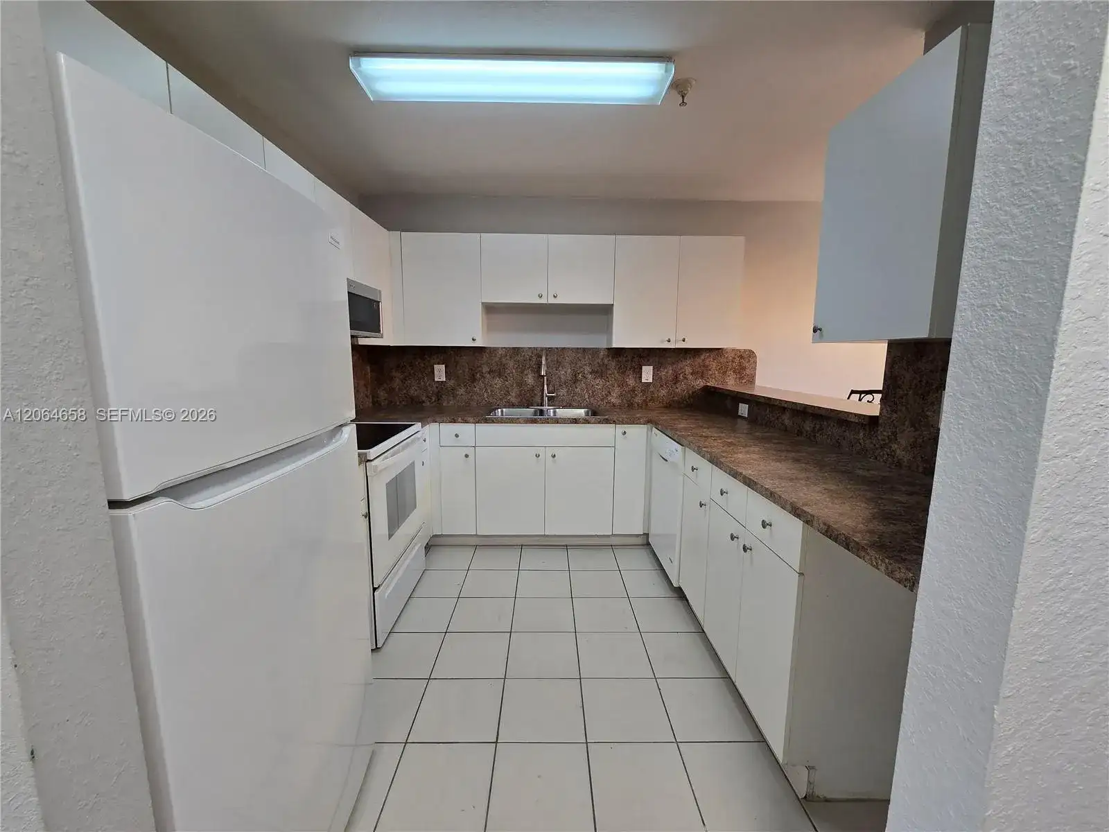 1627 NW 18th St # 403, Miami FL 33125 photo 5