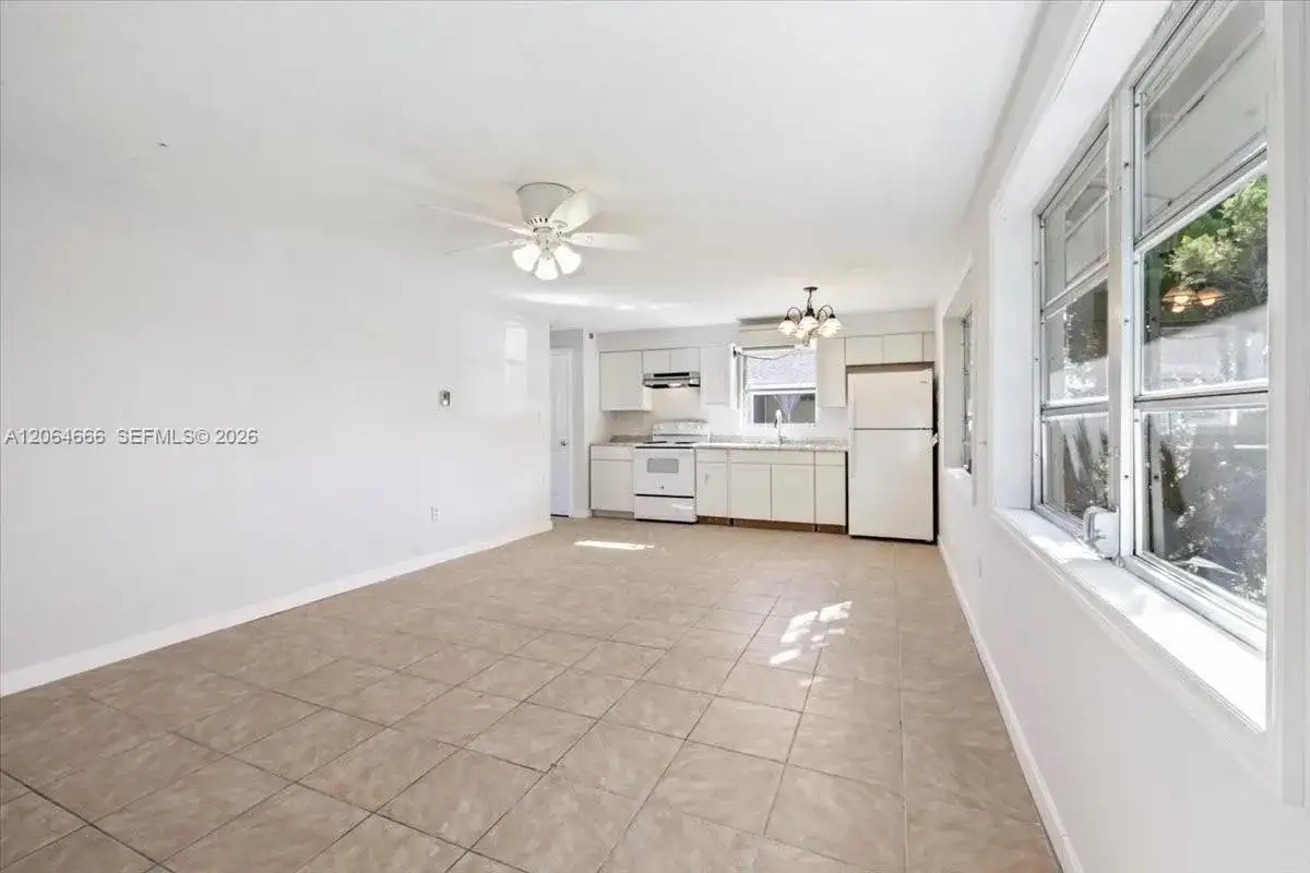 681/683 95th Ave N, Naples FL 34108 photo 5