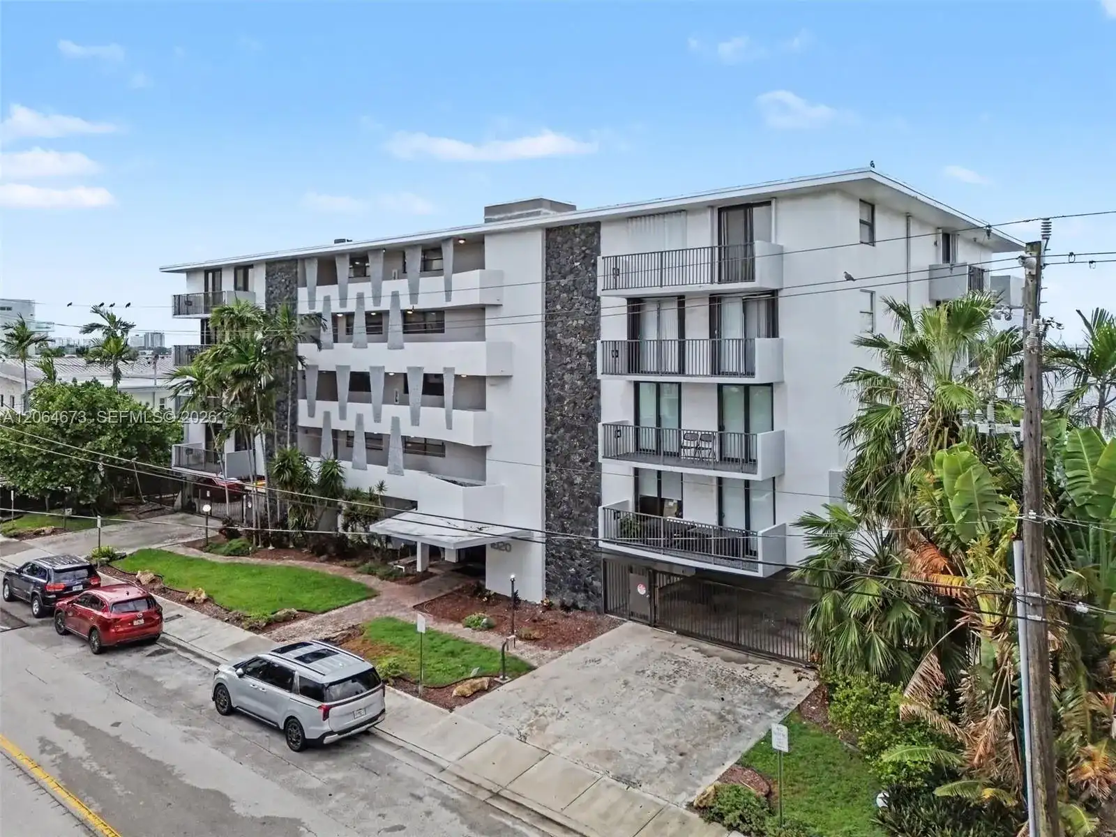 1820 S Treasure Dr # 203D, North Bay Village FL 33141 photo 2
