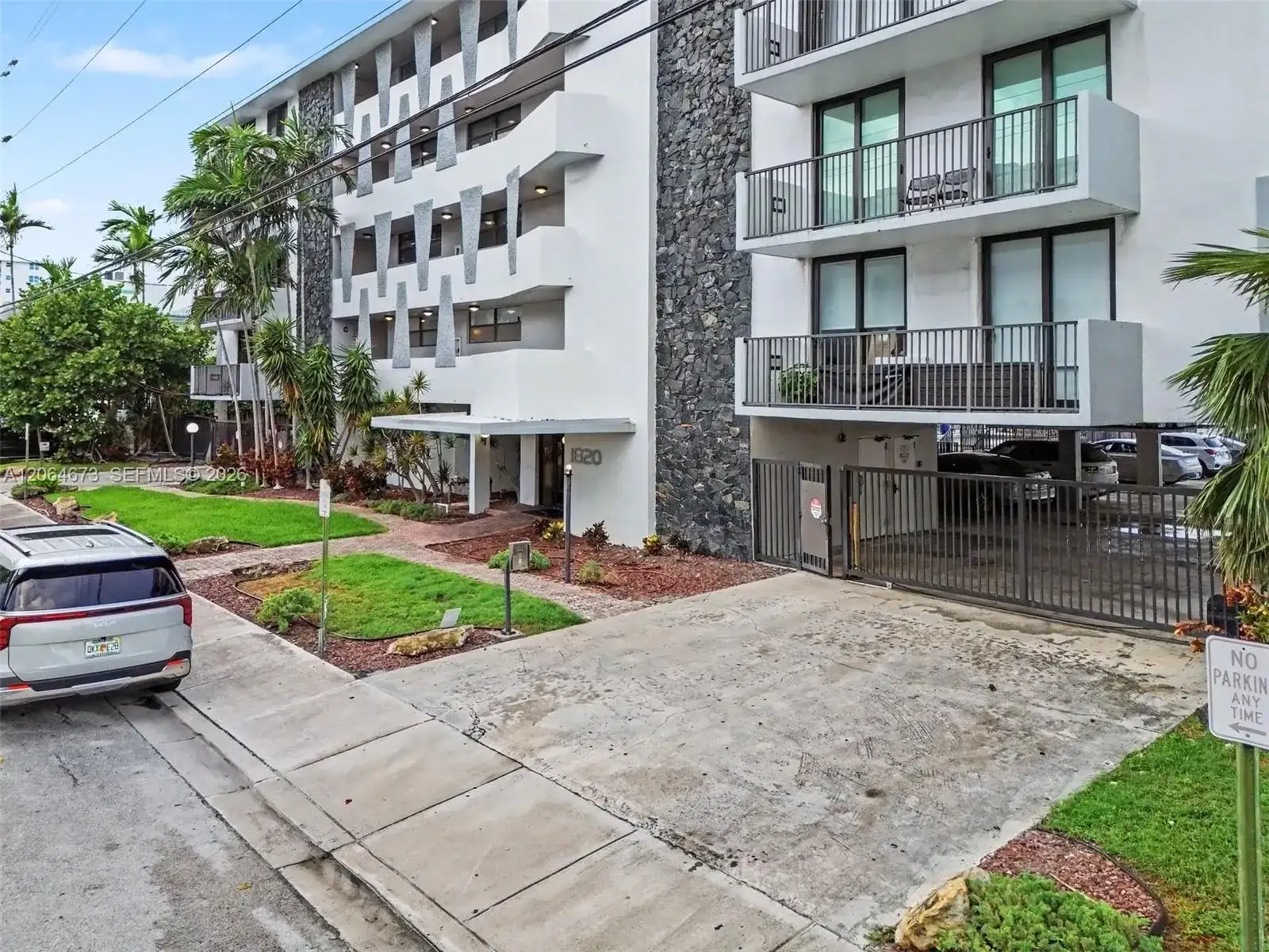 1820 S Treasure Dr # 203D, North Bay Village FL 33141 photo 3