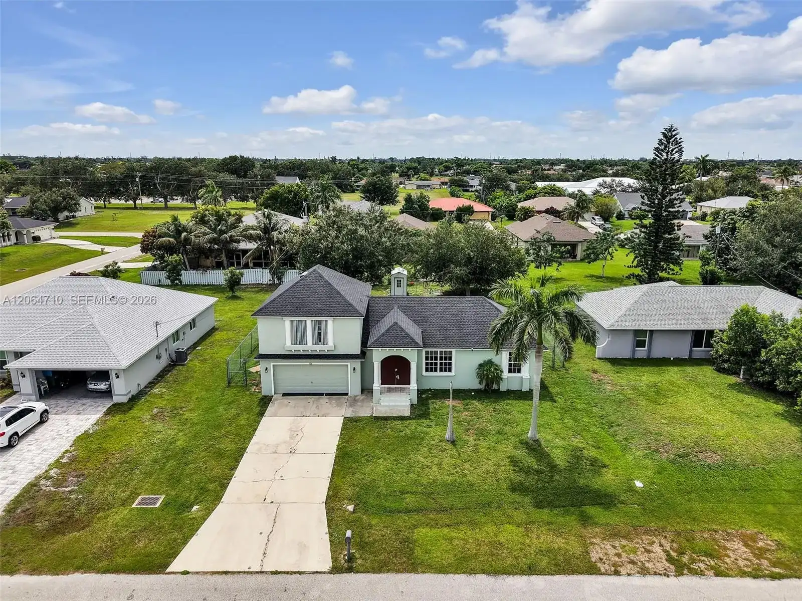 928 SE 5 Ct, Cape Coral FL 33990