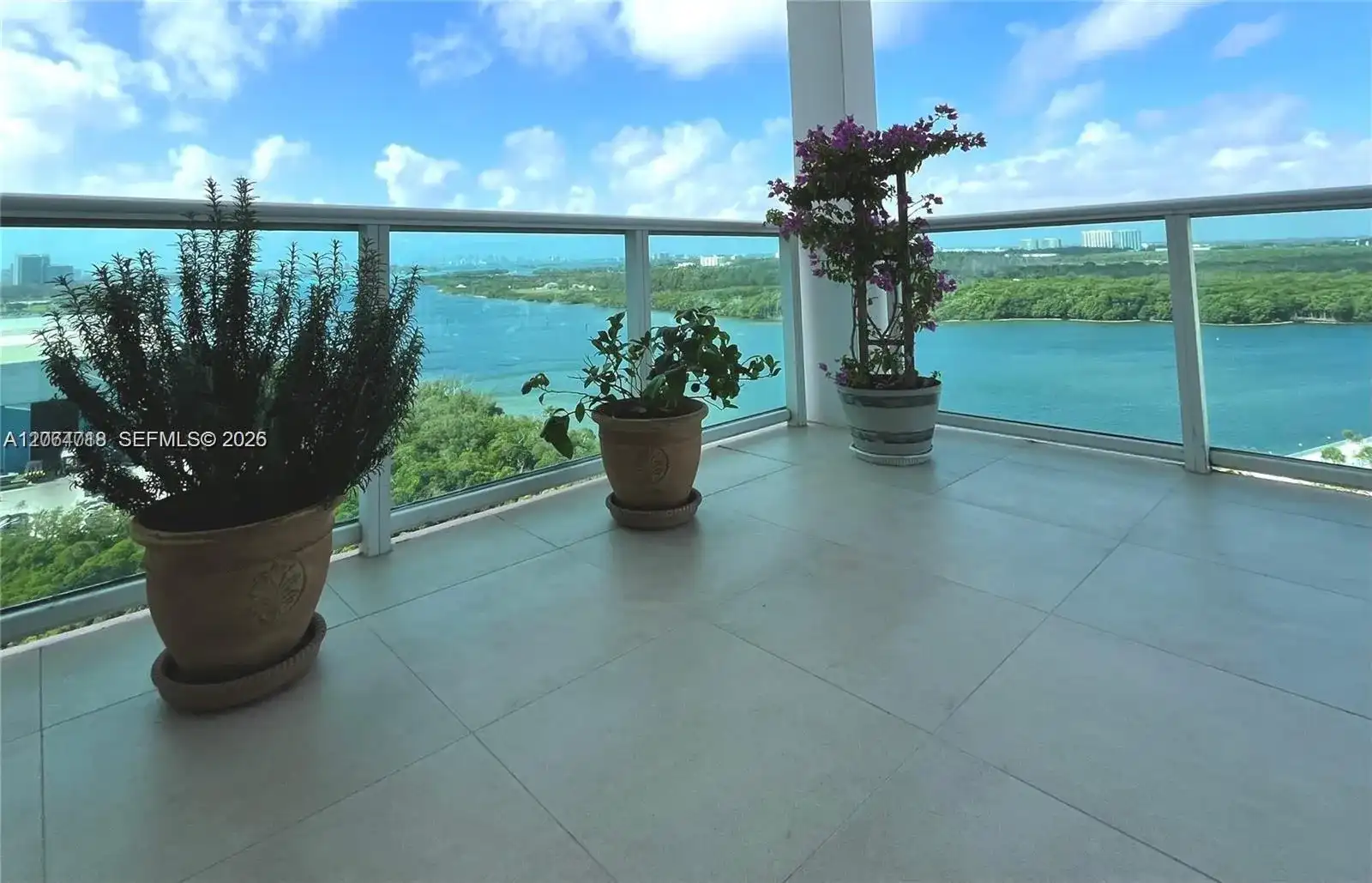 100 Bayview Dr # 1827, Sunny Isles Beach FL 33160