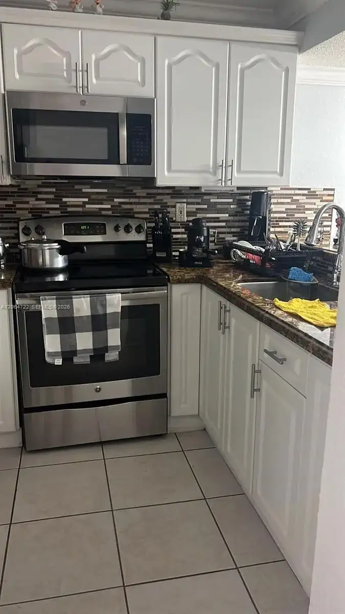 180 Royal Palm Rd # 209, Hialeah Gardens FL 33016 photo 3