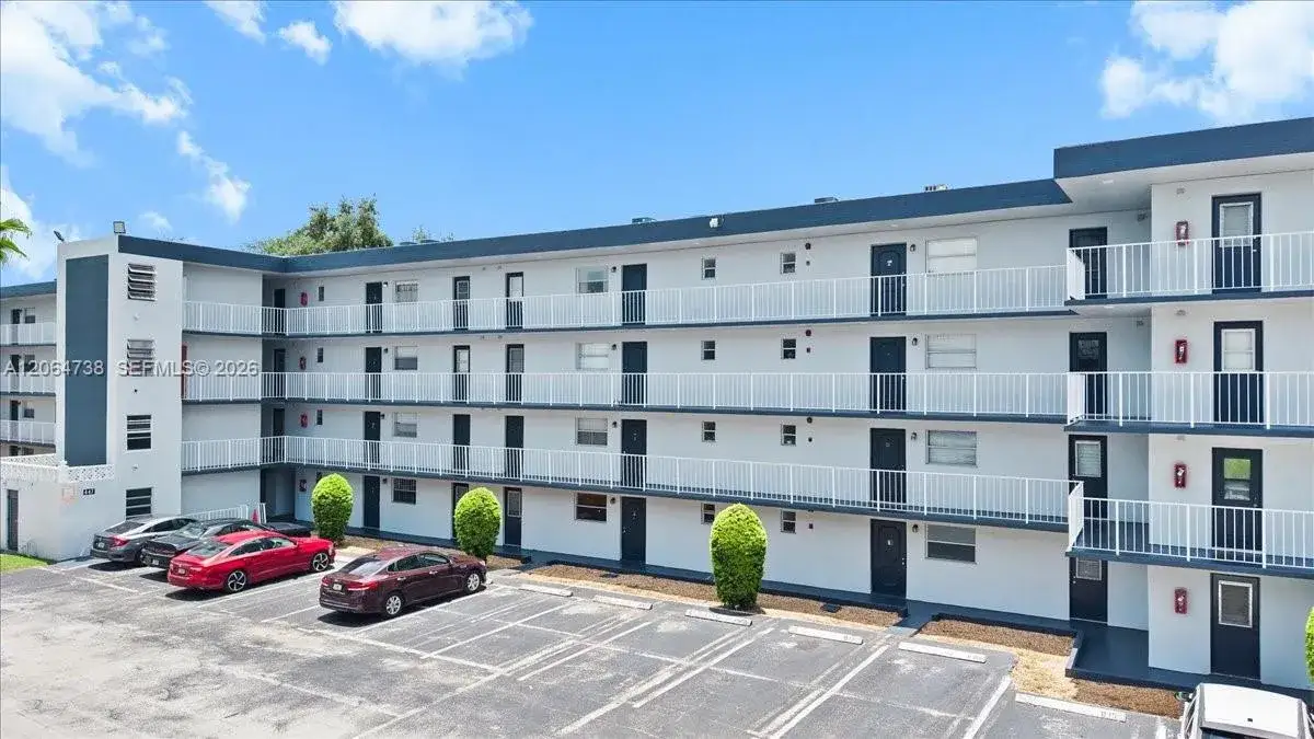 447 NE 195 th St # 414, Miami FL 33179