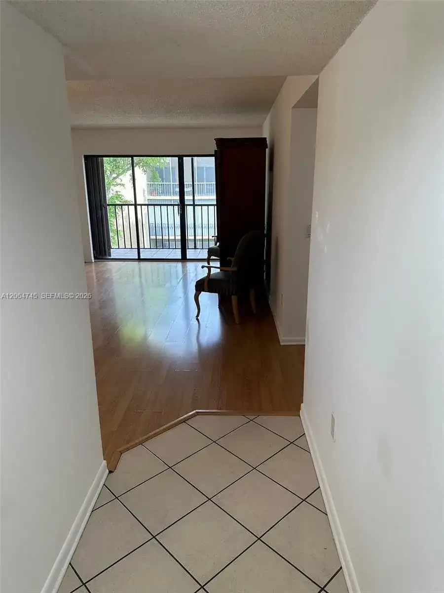 8415 SW 107th Ave # 303W, Miami FL 33173 photo 2