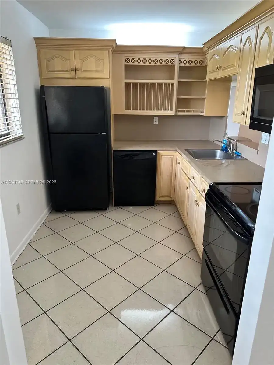 8415 SW 107th Ave # 303W, Miami FL 33173 photo 3