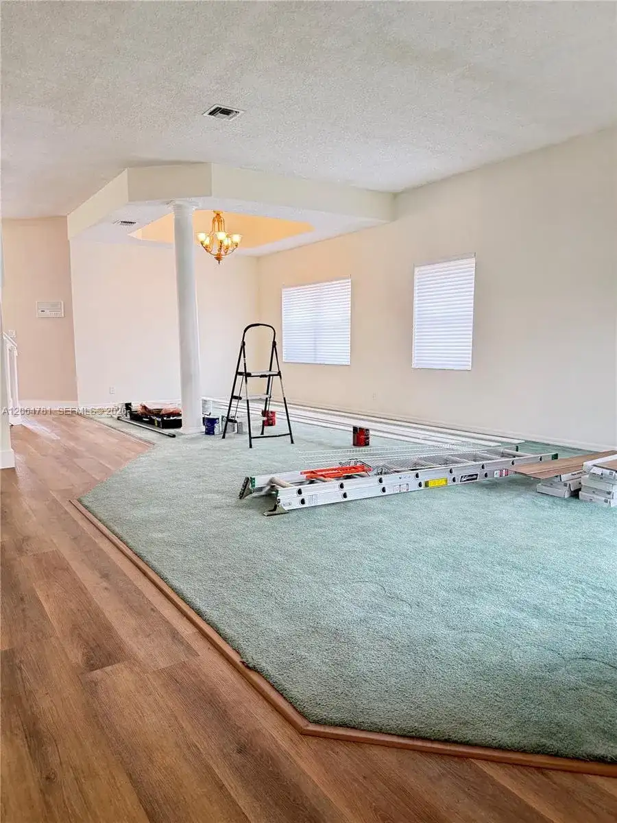 18414 NW 9th St, Pembroke Pines FL 33029 photo 2
