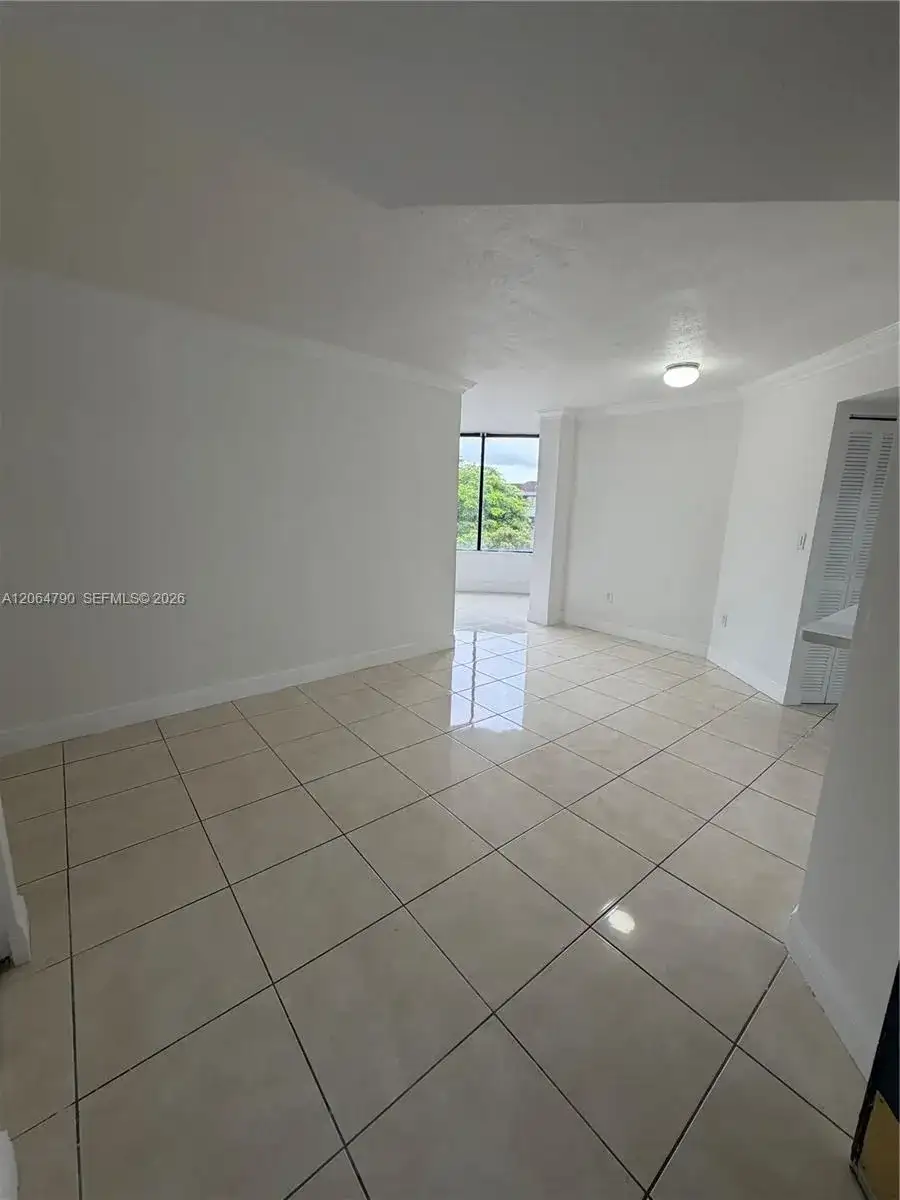 8305 SW 152nd Ave, Miami FL 33193 photo 2