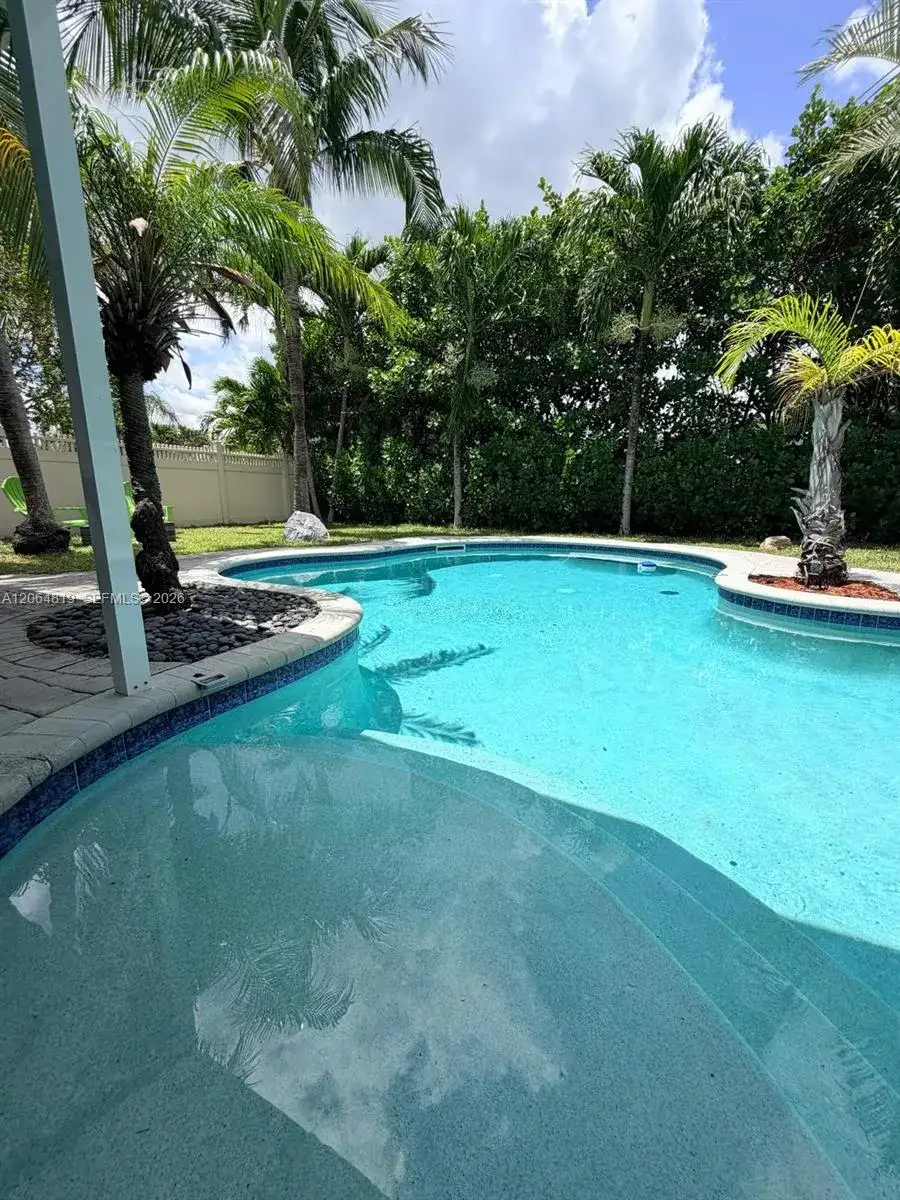 1301 NE 42nd St, Oakland Park FL 33334 photo 3