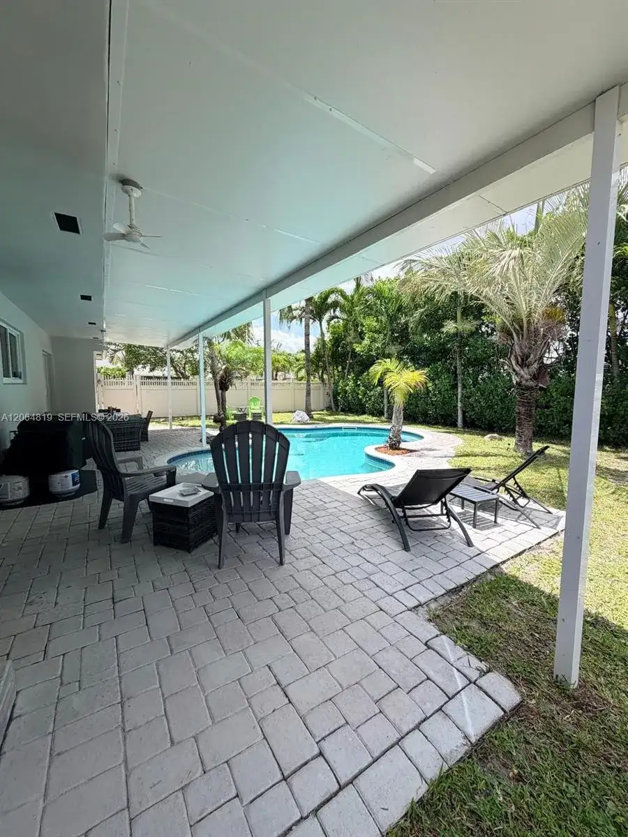 1301 NE 42nd St, Oakland Park FL 33334 photo 4