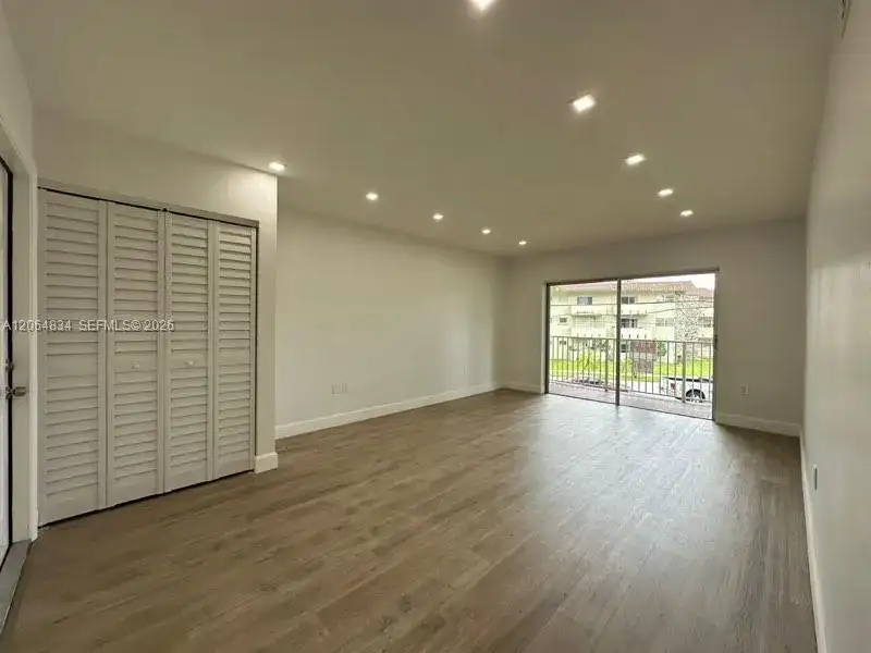 7610 SW 82nd St # J208, Miami FL 33143 photo 5