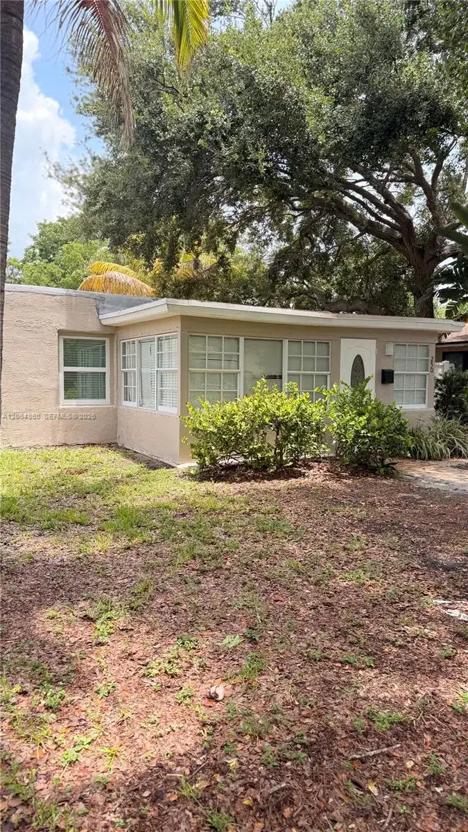 250 SW 7th St, Dania Beach FL 33004 photo 2