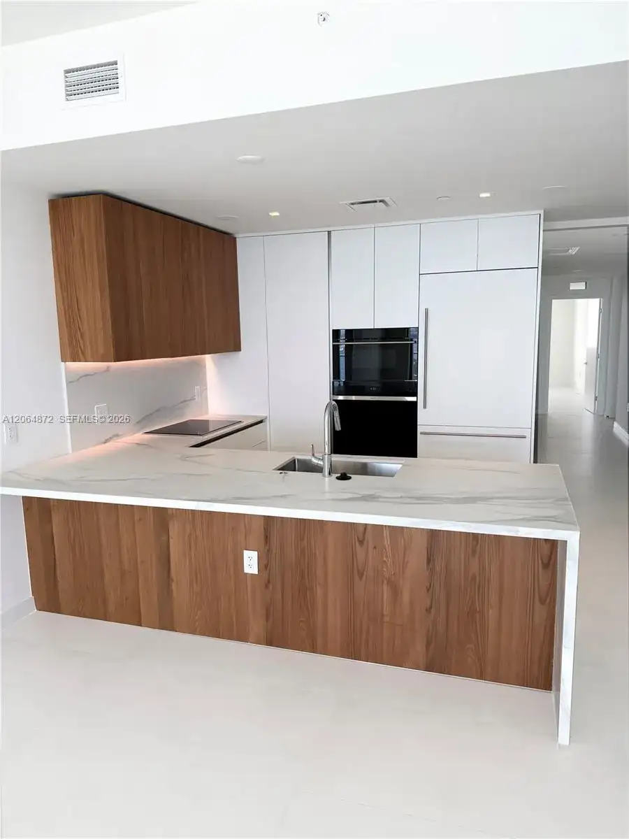 1400 BISCAYNE BLVD # 3603, Miami FL 33132 photo 3