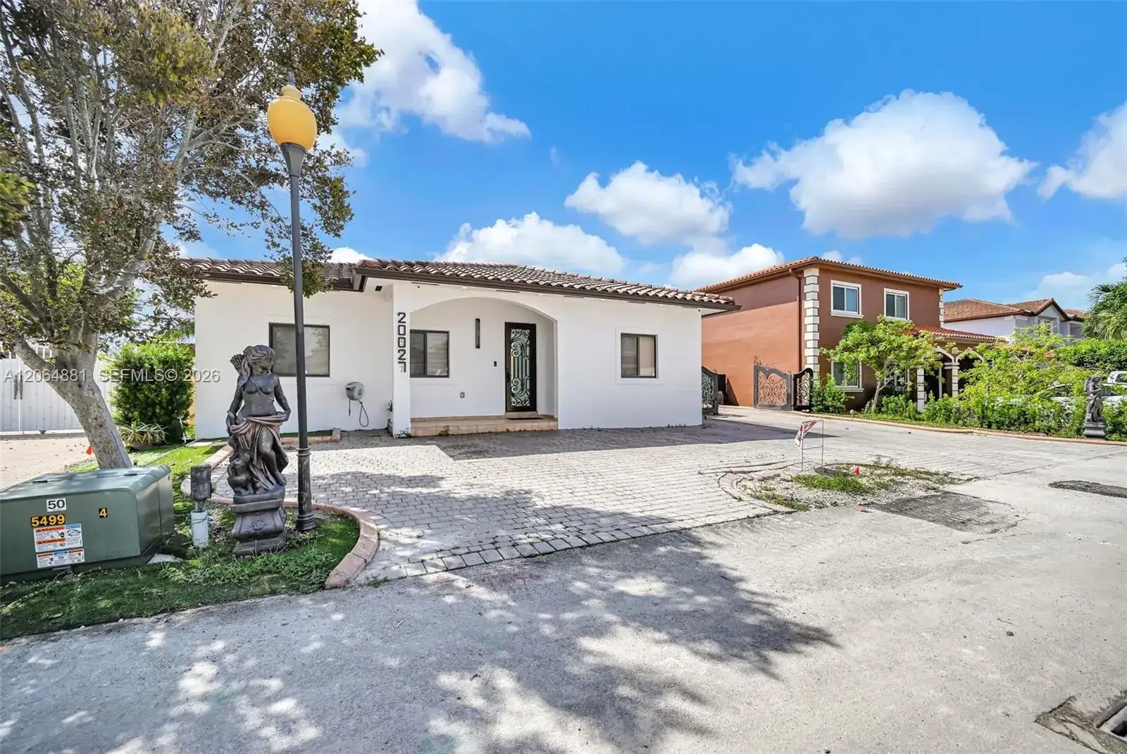 20027 NW 85th Ave, Hialeah FL 33015 photo 4