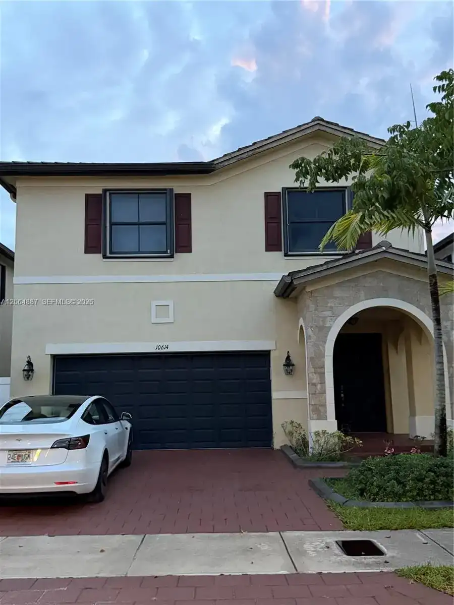 10614 W 35th Ln, Hialeah FL 33018