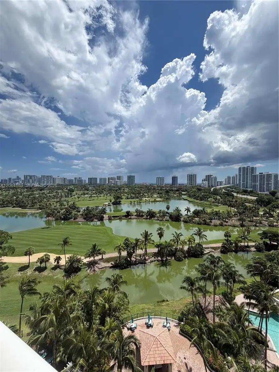 19501 W Country Club Dr # 1215, Aventura FL 33180 photo 2