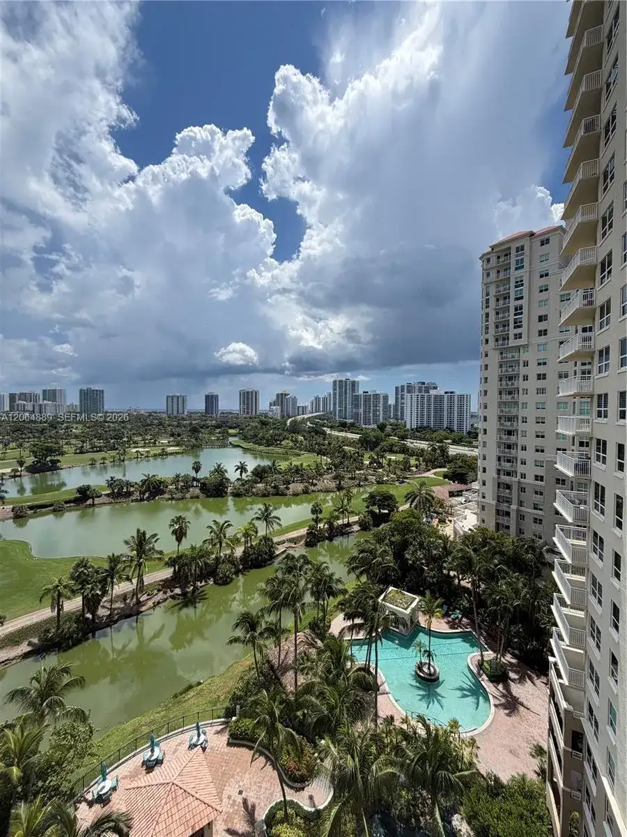 19501 W Country Club Dr # 1215, Aventura FL 33180 photo 3