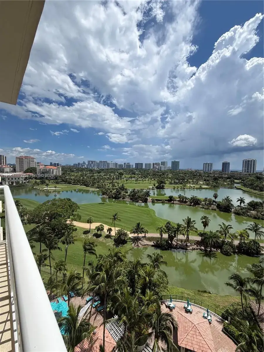 19501 W Country Club Dr # 1215, Aventura FL 33180 photo 4
