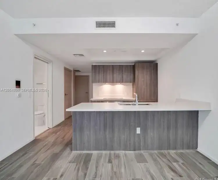 801 S Miami Ave # 1807, Miami FL 33130 photo 4