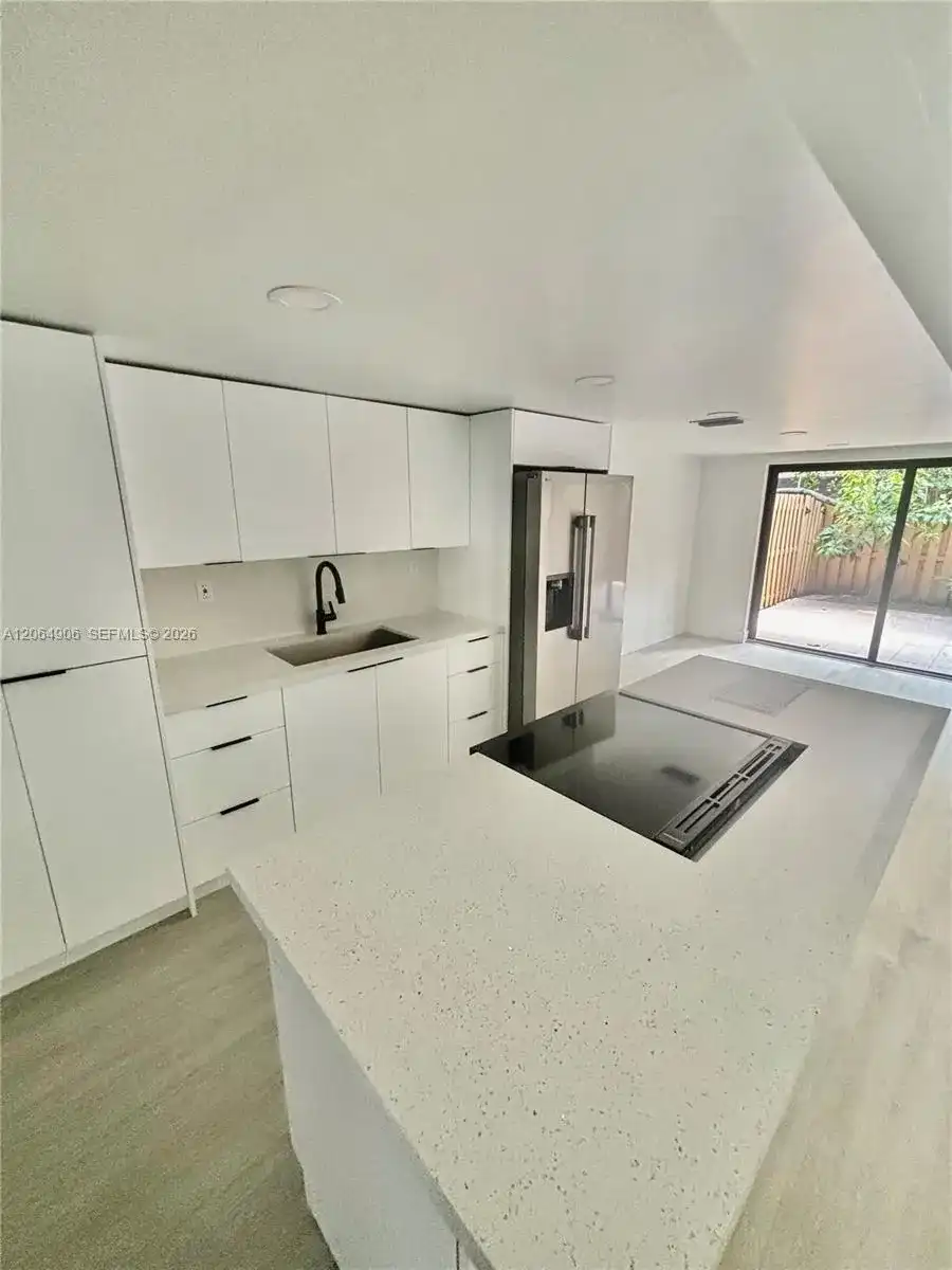 8010 NW 27th Pl # 8010, Sunrise FL 33322