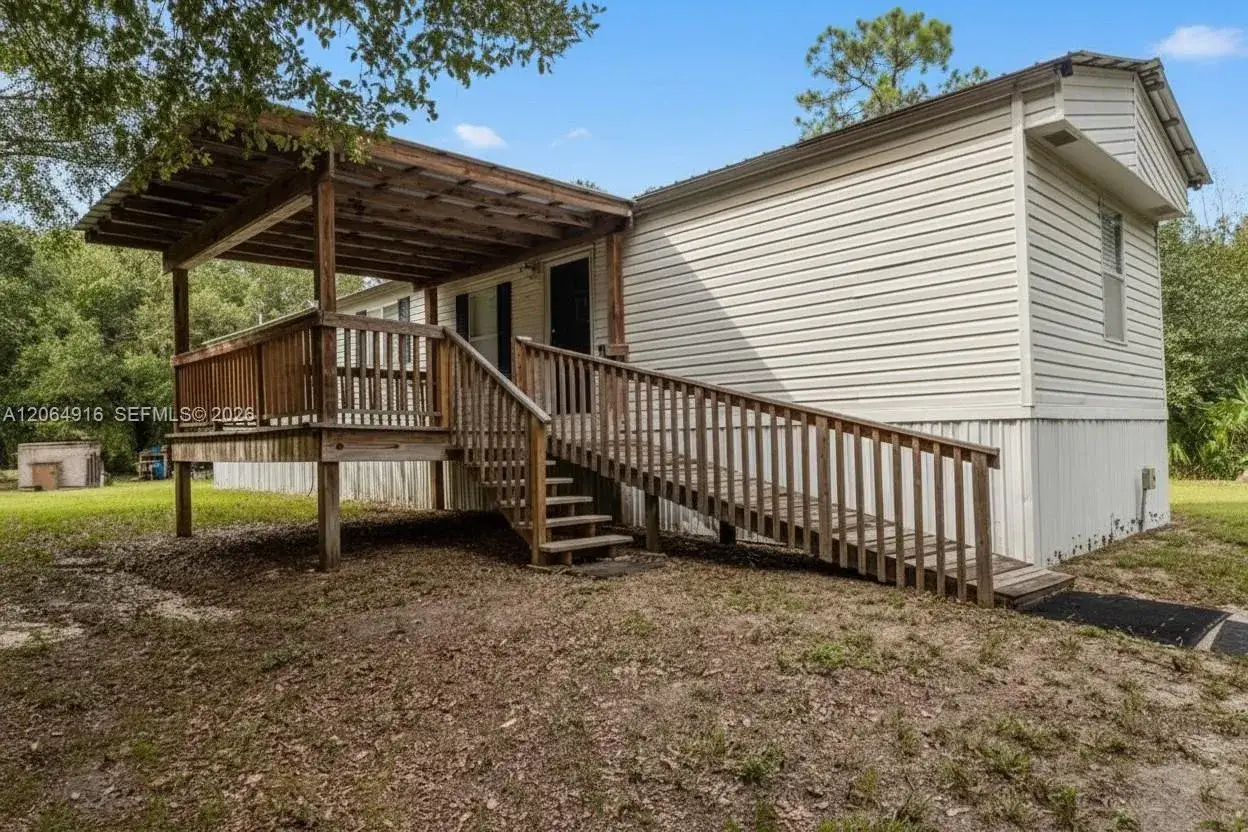 450 Wildwood Ave, Clewiston FL 33440
