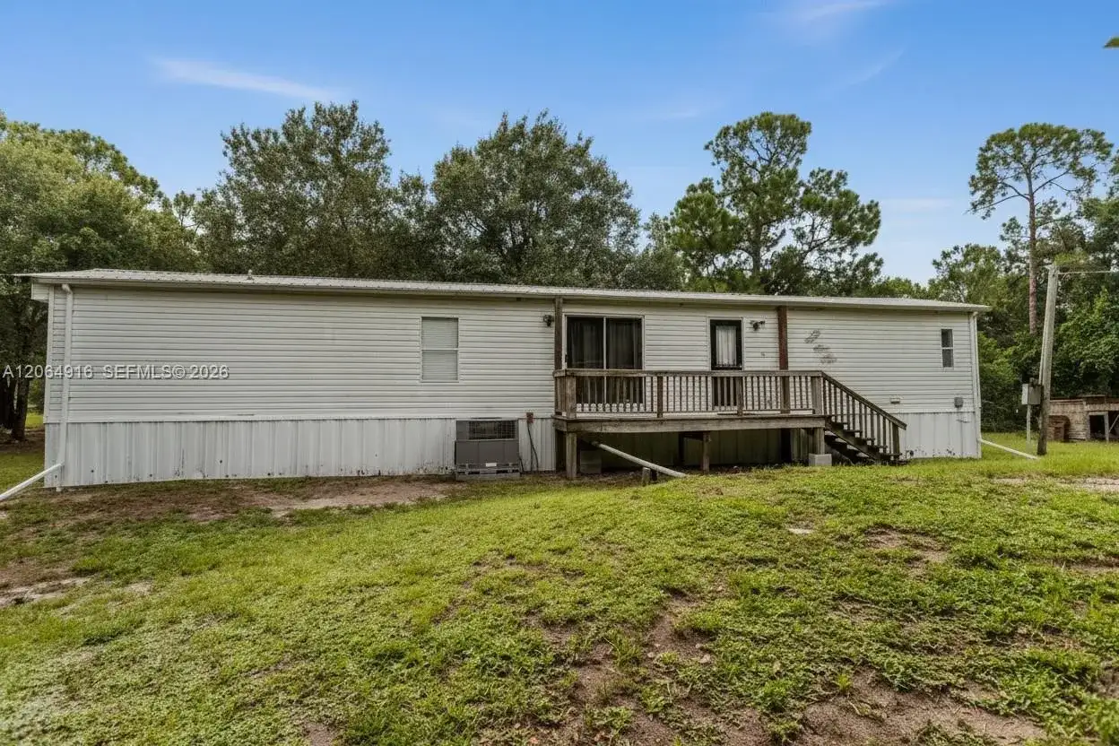 450 Wildwood Ave, Clewiston FL 33440 photo 3