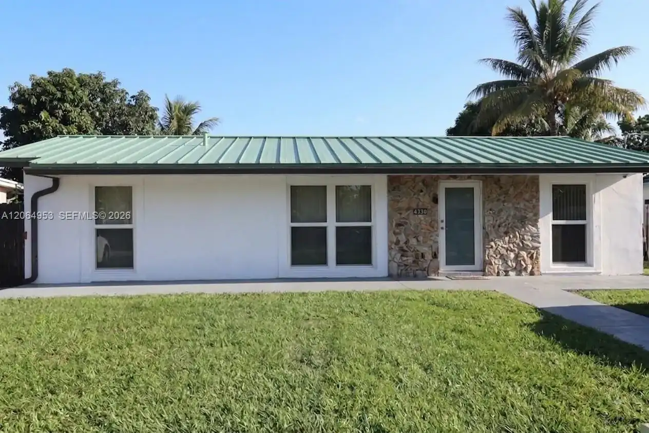 4330 NW 203rd Ter, Miami Gardens FL 33055