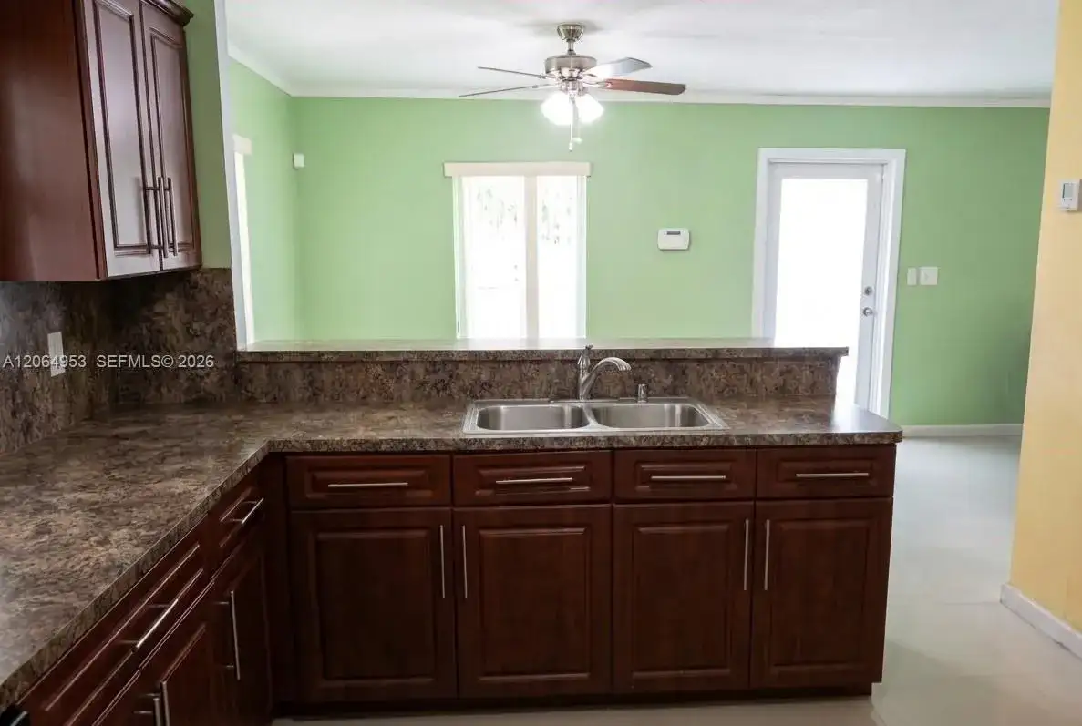 4330 NW 203rd Ter, Miami Gardens FL 33055 photo 4
